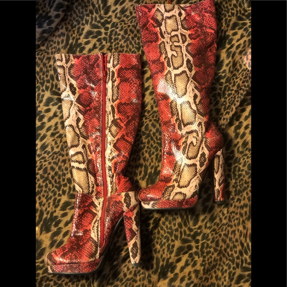 Boots - Picture 2 of 3